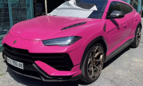 Lamborghini Urus Performante màu độc mang biển số gần 100 triệu đồng ở Tp.HCM