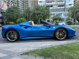  Siêu xe mui trần Ferrari 488 Spider bị bán lại