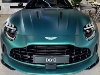 Nữ đại gia Hà Nội tậu xe thể thao Aston Martin DB12