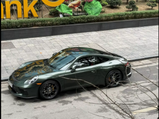 Cận cảnh Porsche 911 991 mang phong cách quân đội của tay chơi xe kín tiếng Hà thành: Garage còn nhiều hàng khủng.