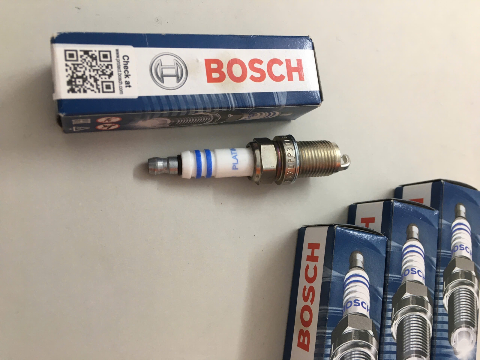 Bugi Bosch Laser Platinum Mitsubishi Outlander Sport 0242236618 FR7DPP30T