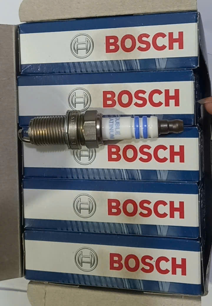 Bugi Bosch FR7KPP33U+ 0242236544 Platinum chân 19mm